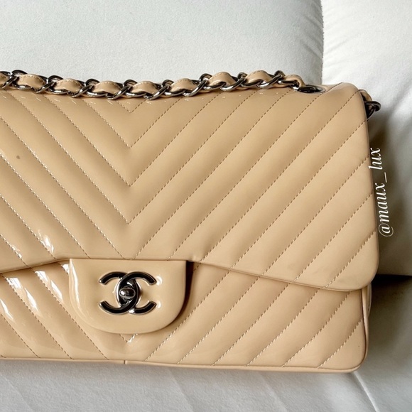 🎊2x HOST PICK🎊 Rare Chevron Chanel Jumbo Double Flap Bag - Picture 15 of 17